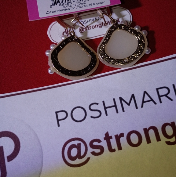 Authentic NWT - Picture 4 of 6